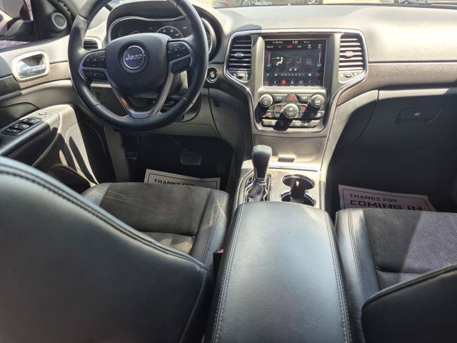 Used 2018 Jeep Grand Cherokee Altitude AWD/4WD image 13