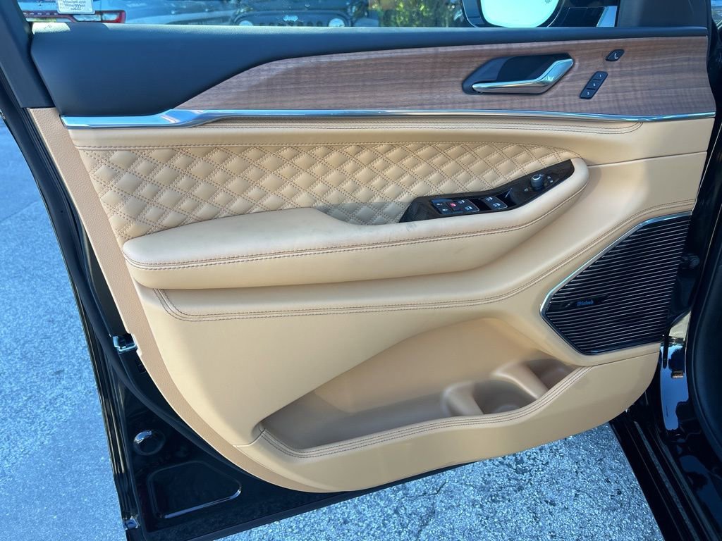 New 2025 Jeep Grand Cherokee Summit w/ Adv Protech Group IV image 35