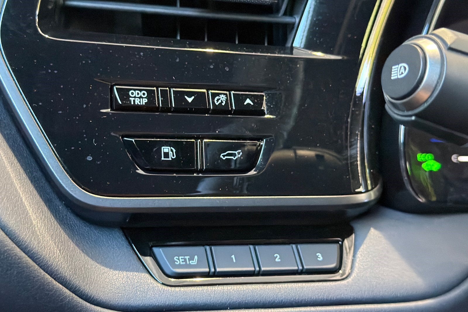 Certified 2025 Lexus TX 500h AWD w/ Technology Package image 38