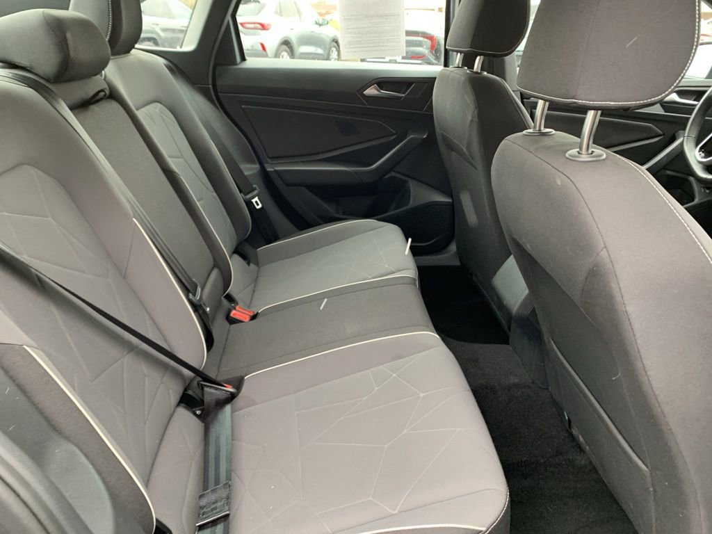 Used 2025 Volkswagen Jetta Sport image 12