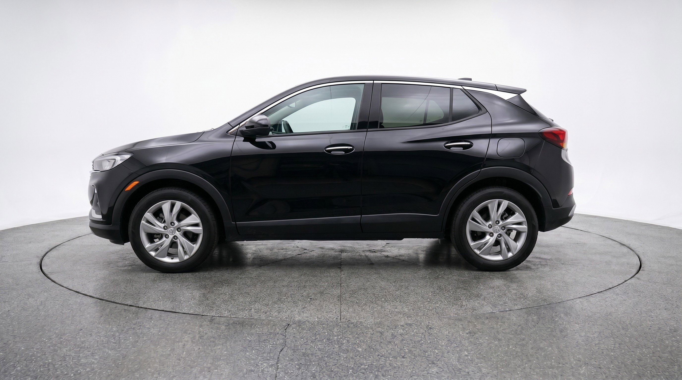 Used 2025 Buick Encore GX Preferred AWD/4WD image 5