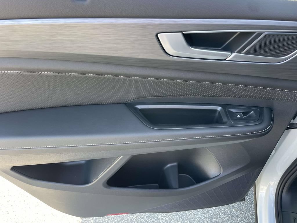 New 2026 Volkswagen Atlas Cross Sport SE FWD image 12