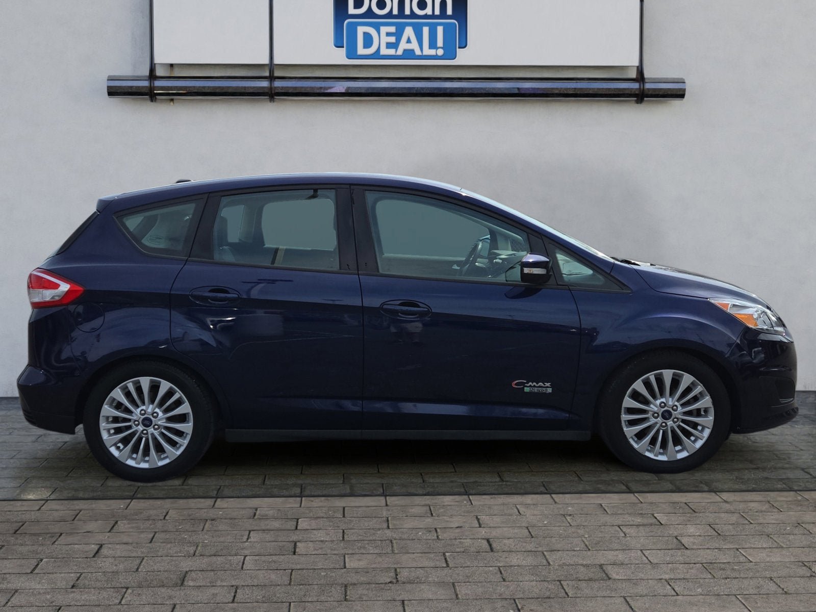 Used 2017 Ford C-MAX Energi SE w/ Equipment Group 401A FWD video 2