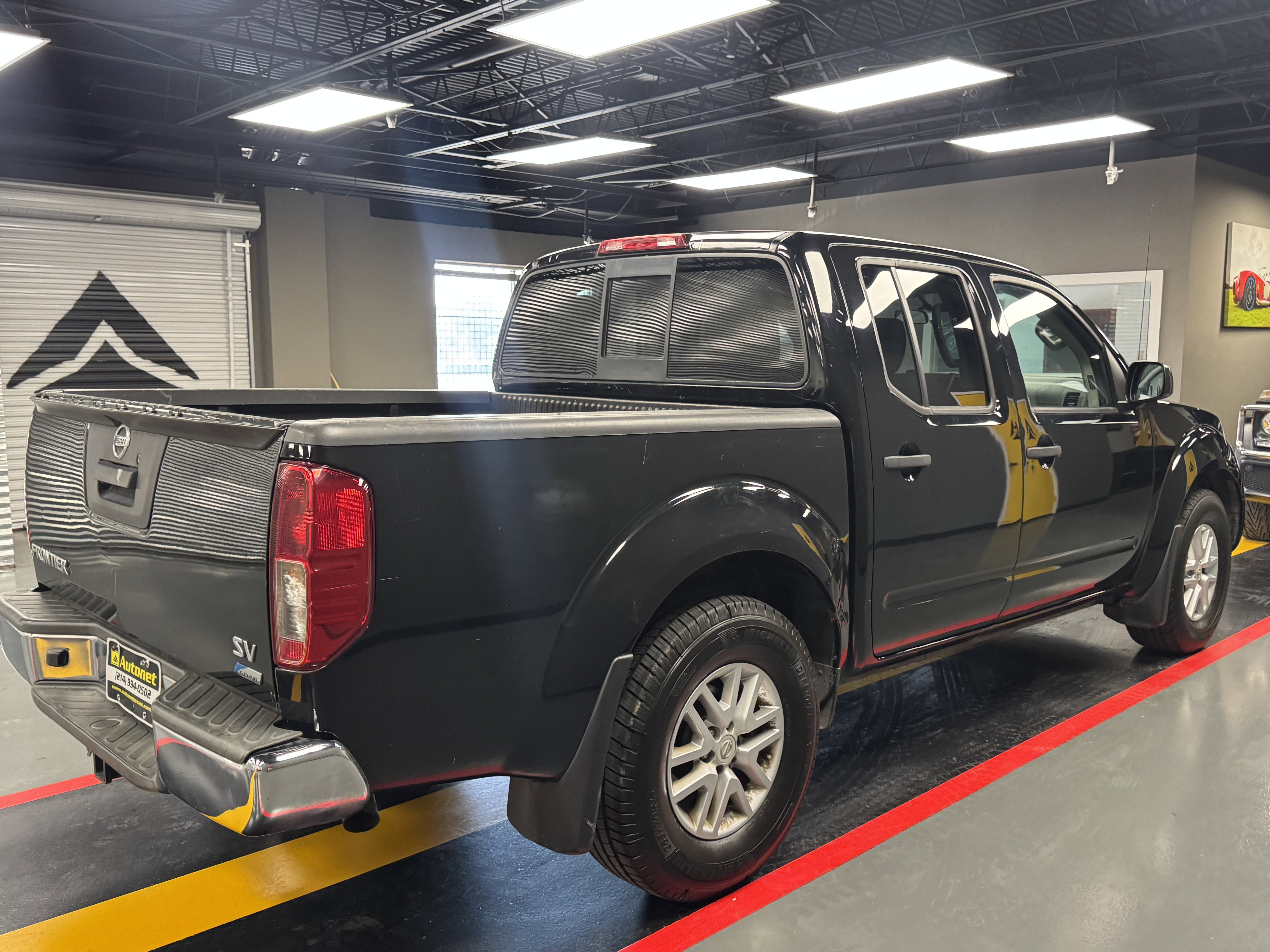 Used 2019 Nissan Frontier SV image 4