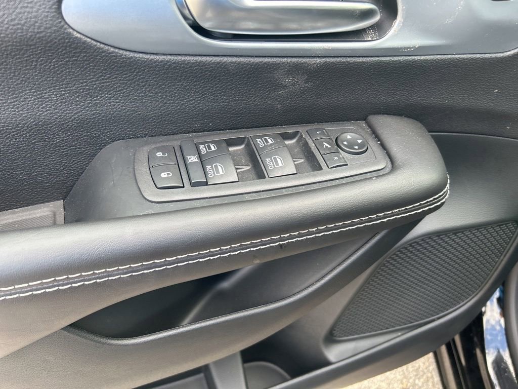 New 2026 Chrysler Pacifica Select FWD image 37