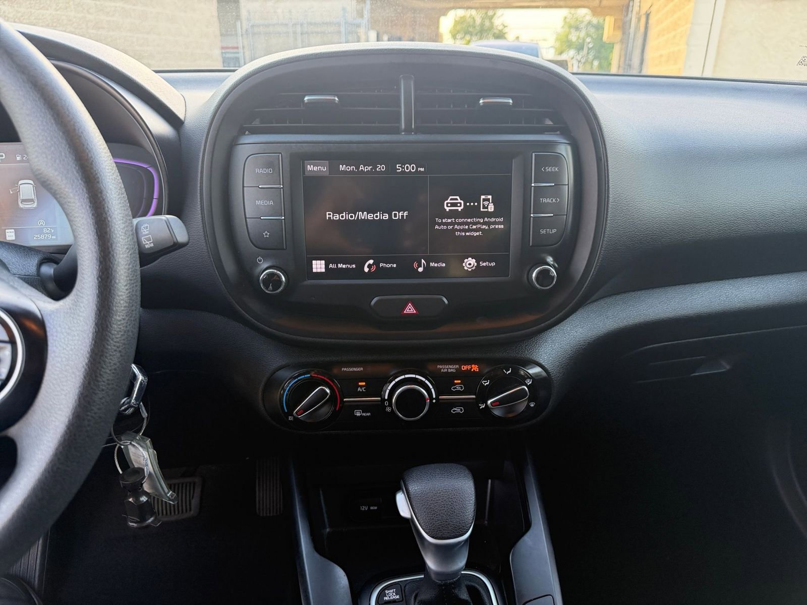 Used 2025 Kia Soul LX w/ LX Technology Package image 17