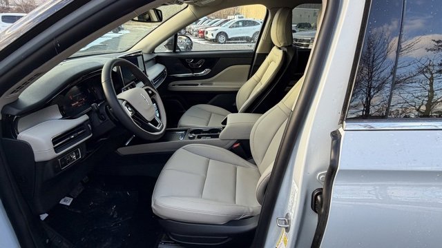 New 2026 Lincoln Corsair Premiere image 9