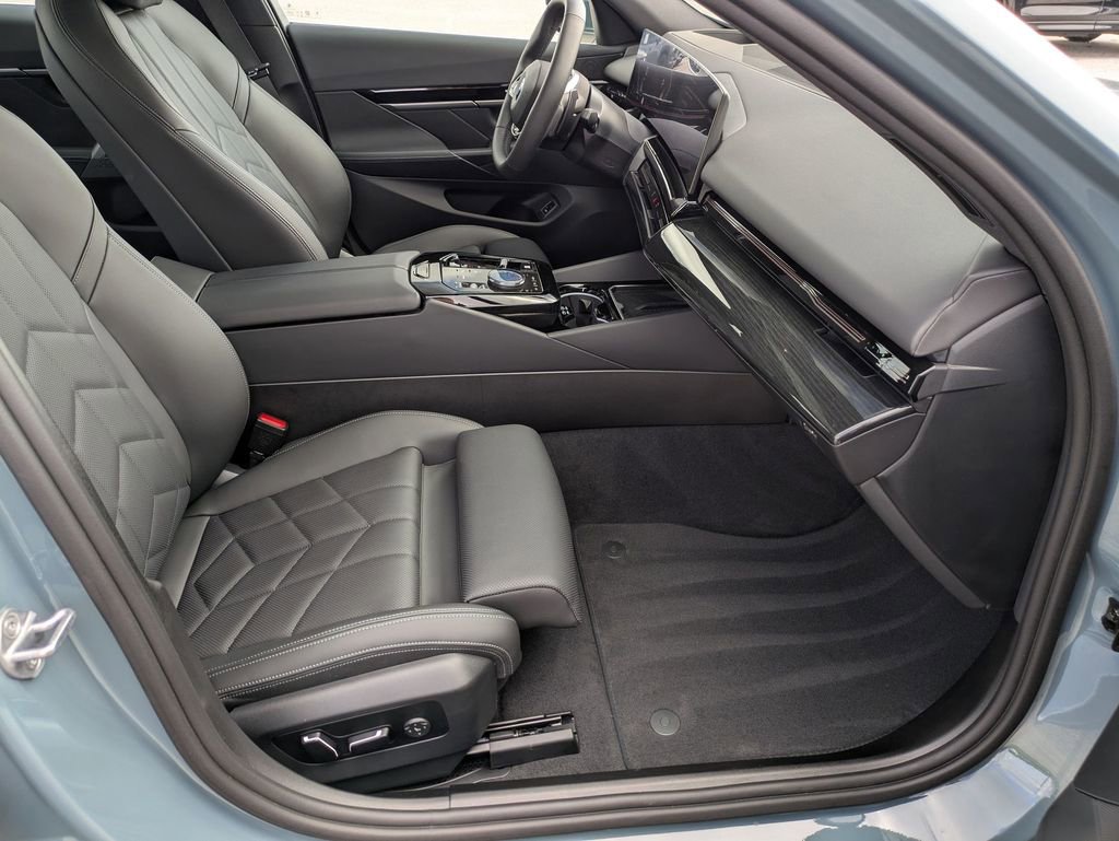 Used 2024 BMW 530i 530i w/ Premium Package image 14