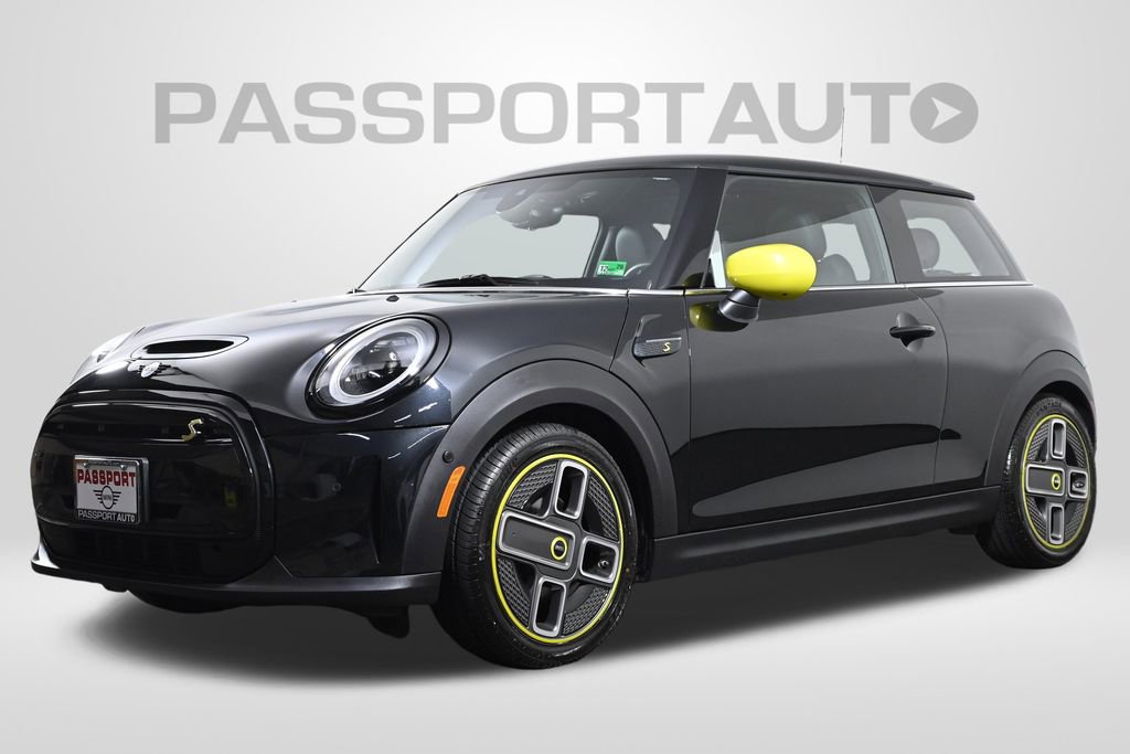 Used 2024 MINI Cooper SE image 1