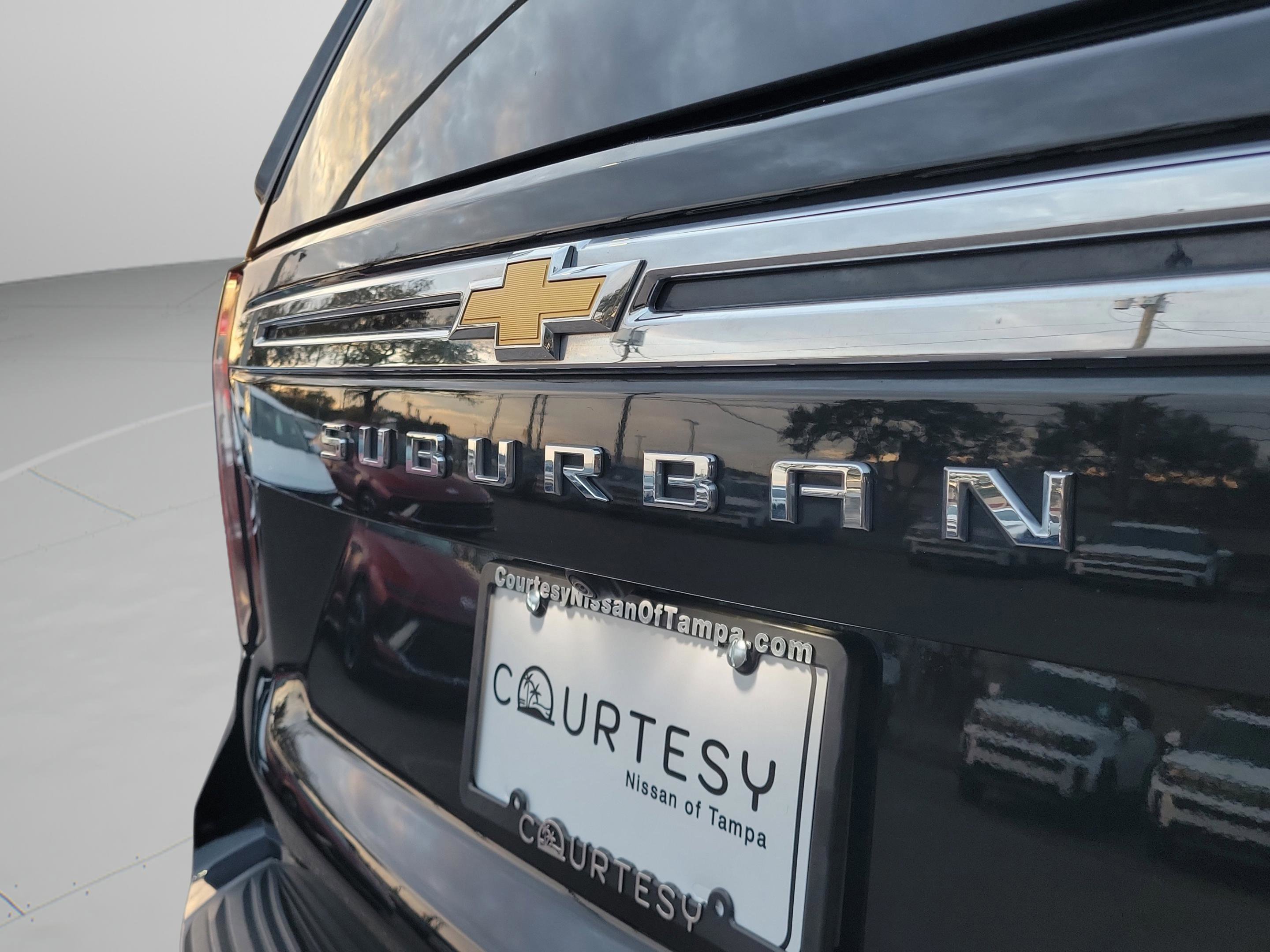 Used 2024 Chevrolet Suburban LT image 8