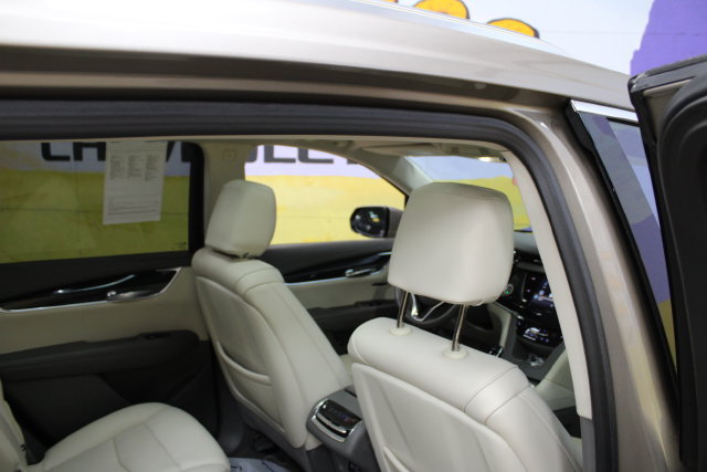 Used 2022 Cadillac XT6 Premium Luxury AWD/4WD image 10