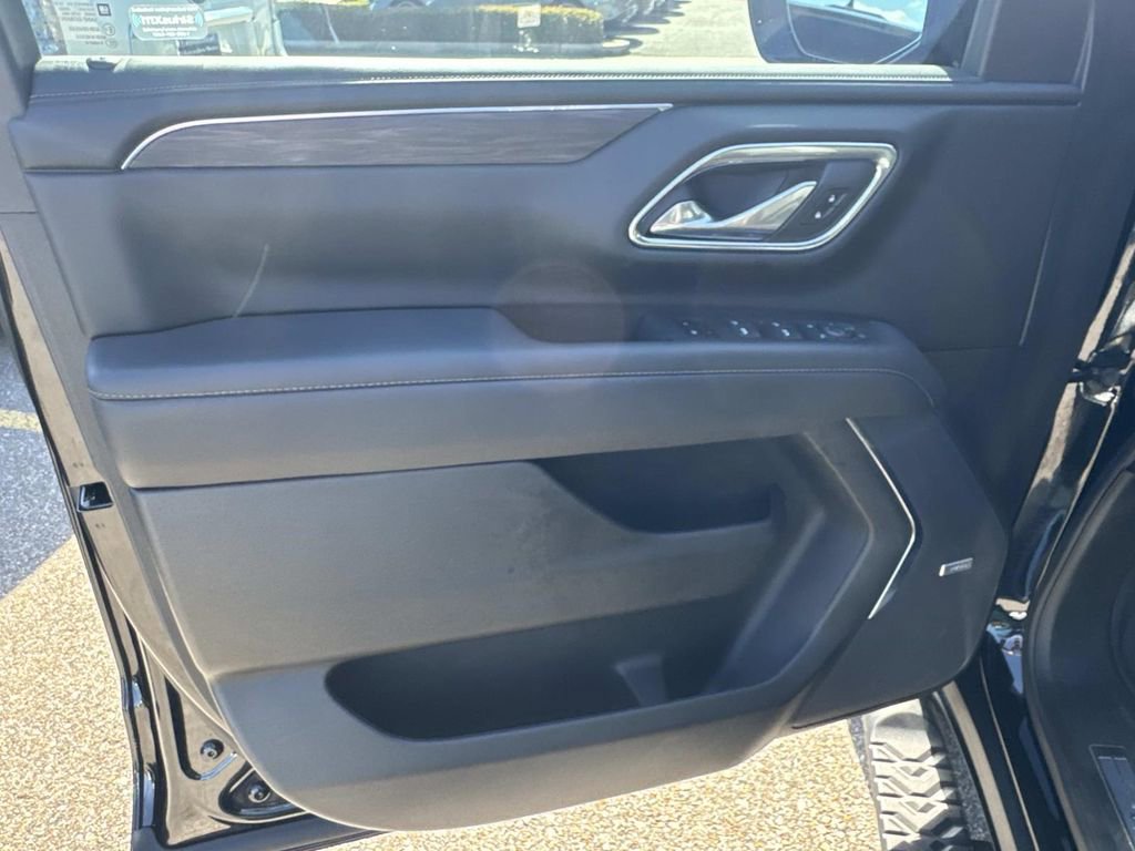 Used 2023 Chevrolet Tahoe Z71 w/ Z71 Off-Road Package image 18