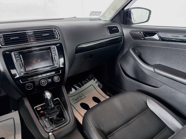 Used 2017 Volkswagen Jetta SEL FWD image 22