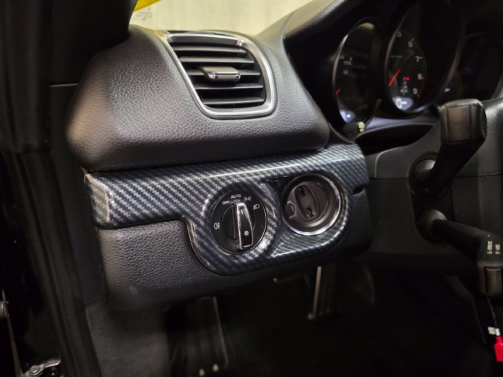 Used 2015 Porsche Boxster RWD image 17