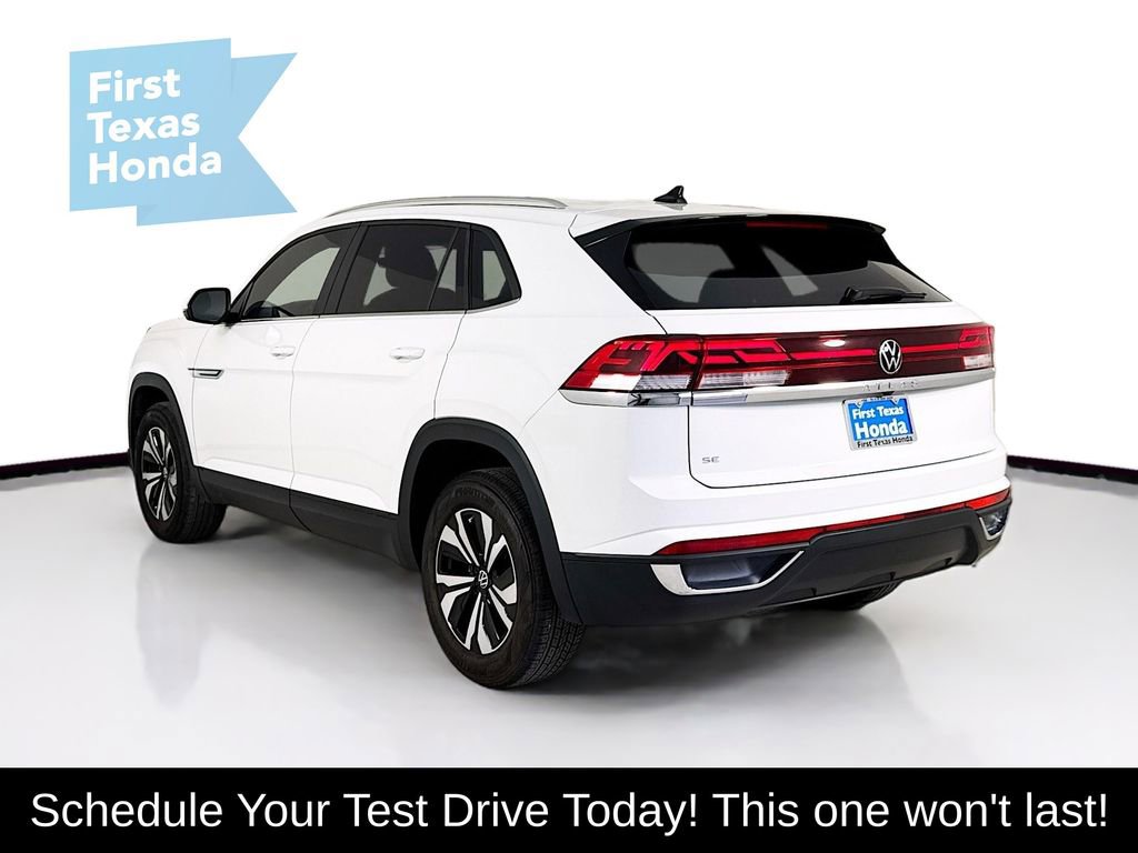 Used 2024 Volkswagen Atlas Cross Sport SE FWD image 5