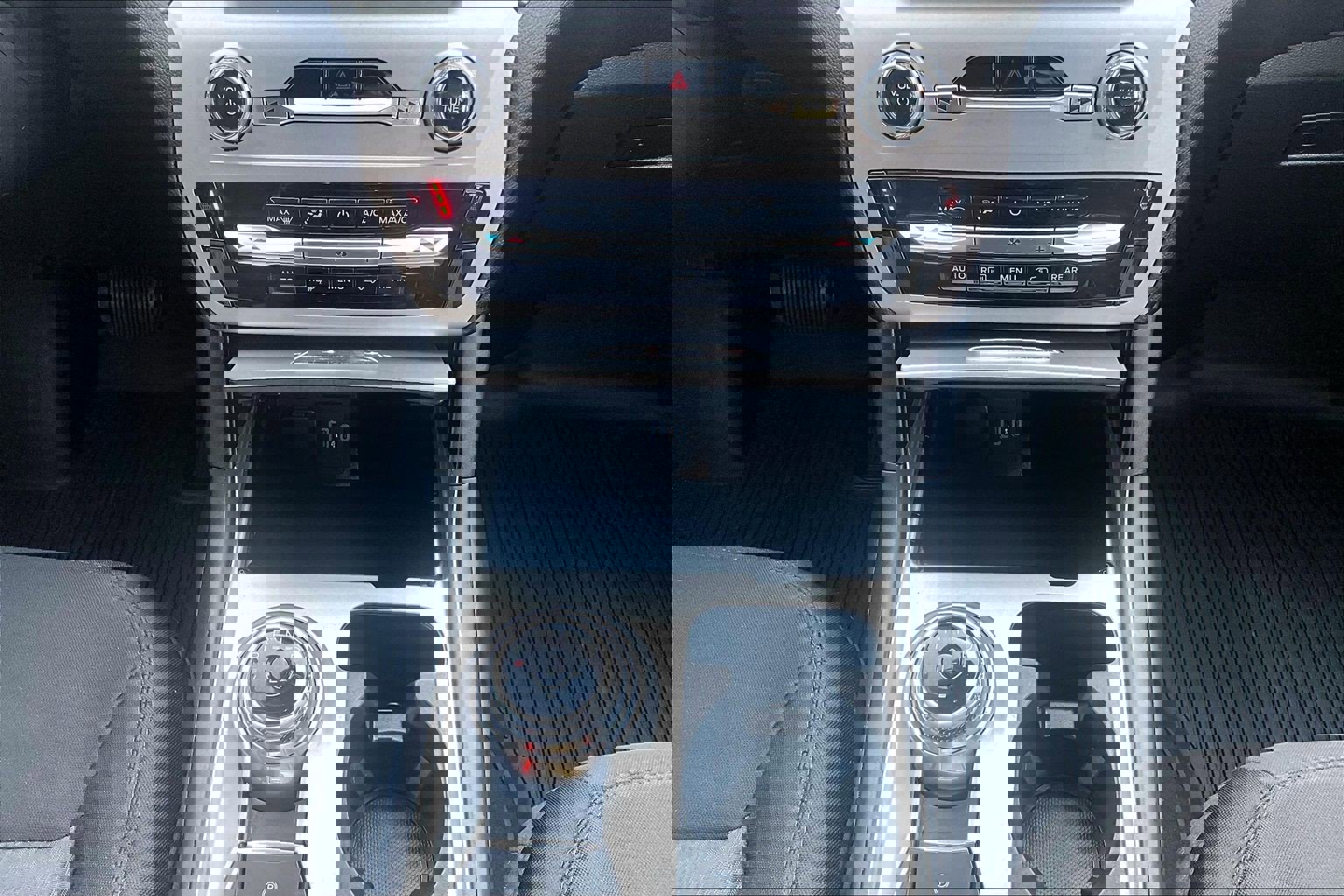 Used 2022 Ford Explorer XLT w/ Class IV Trailer Tow Package image 23