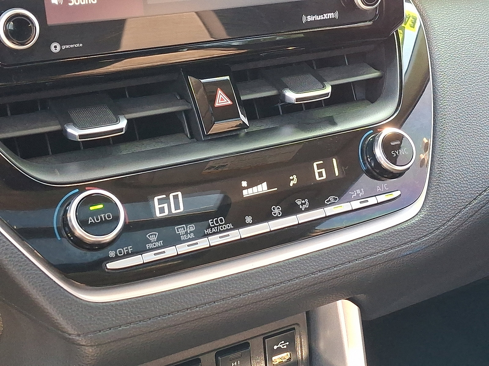 Certified 2022 Toyota Corolla Cross XLE image 17