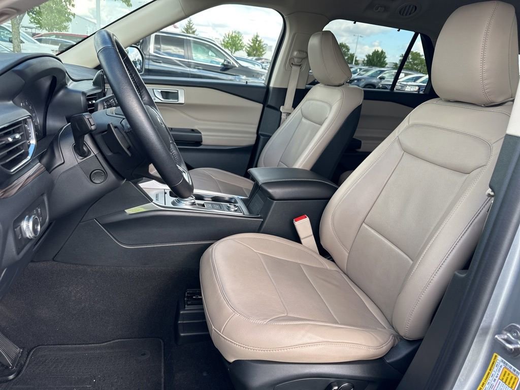 Used 2020 Ford Explorer Limited AWD/4WD image 16