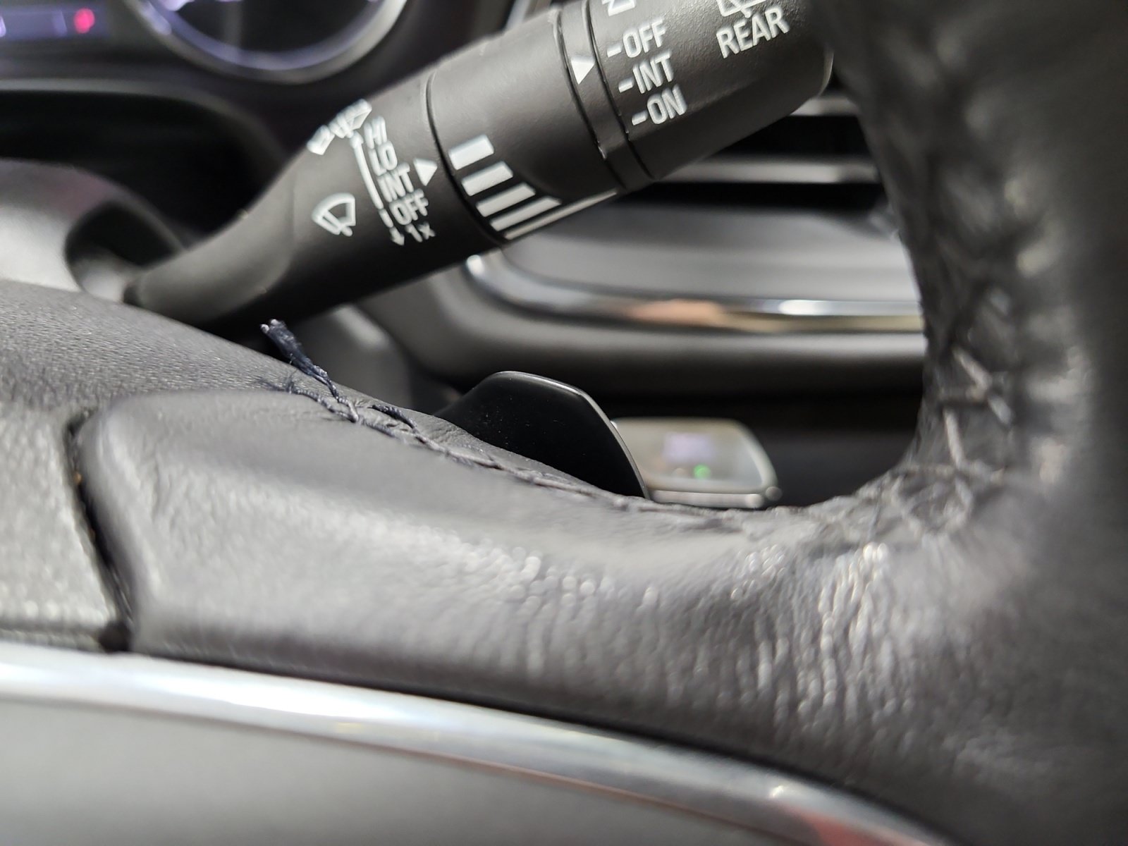Used 2020 Buick Enclave Essence FWD image 24