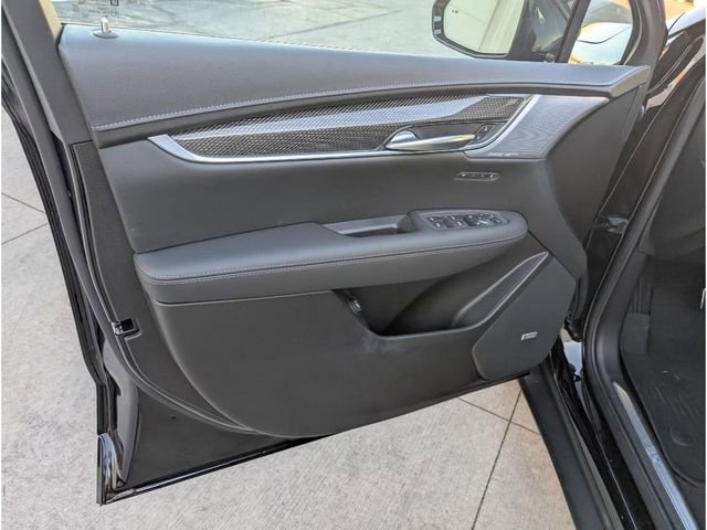 New 2026 Cadillac XT5 Sportv w/ LPO, Onyx Lite Package image 15