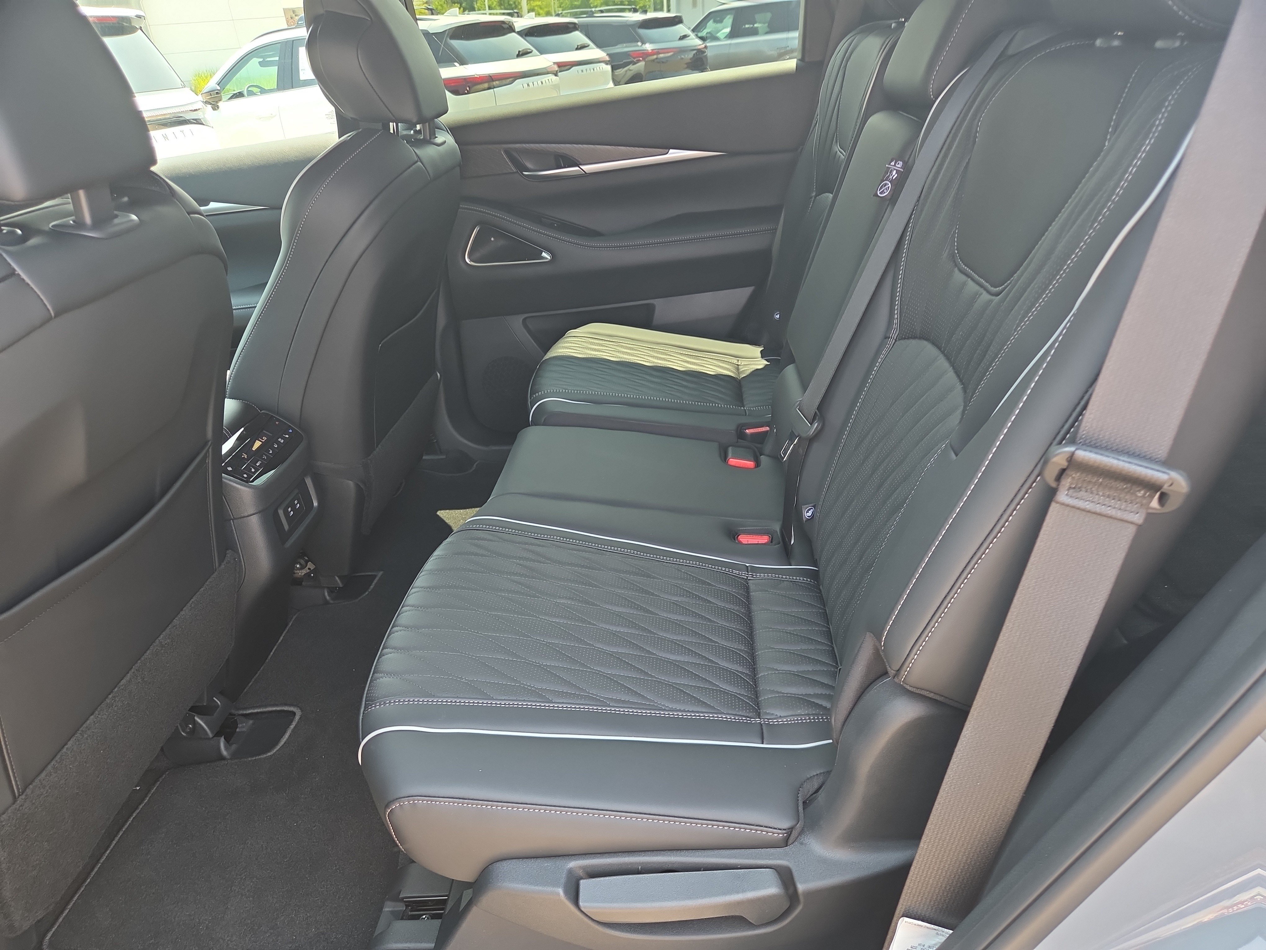 Used 2027 INFINITI QX65 Autograph w/ Cargo Package AWD/4WD image 7