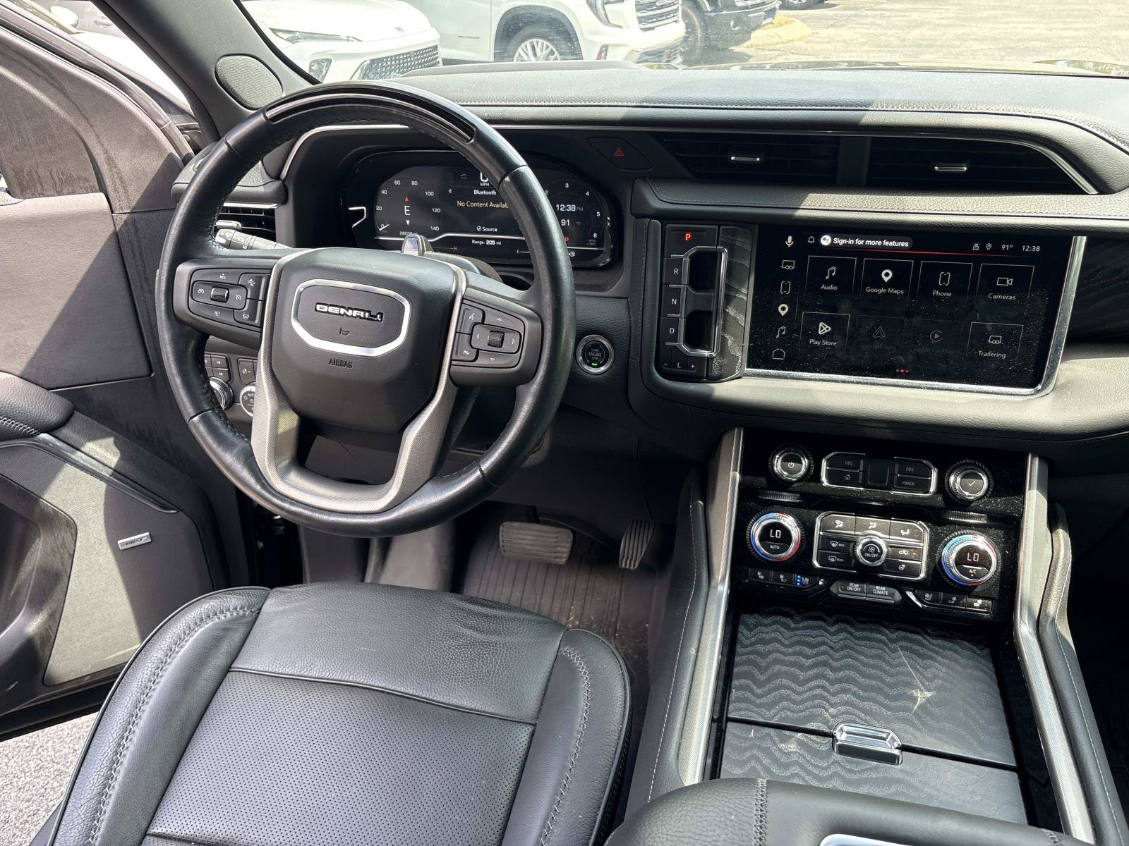 Used 2024 GMC Yukon Denali w/ Advanced Technology Package AWD/4WD image 31