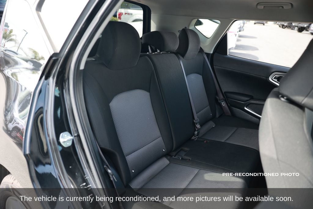 Used 2023 Kia Soul LX w/ LX Technology Package image 13