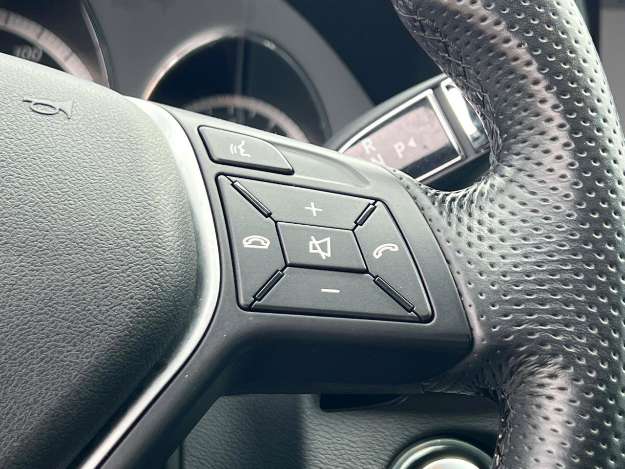 Used 2013 Mercedes-Benz E 350 E350 4MATIC Sedan image 20