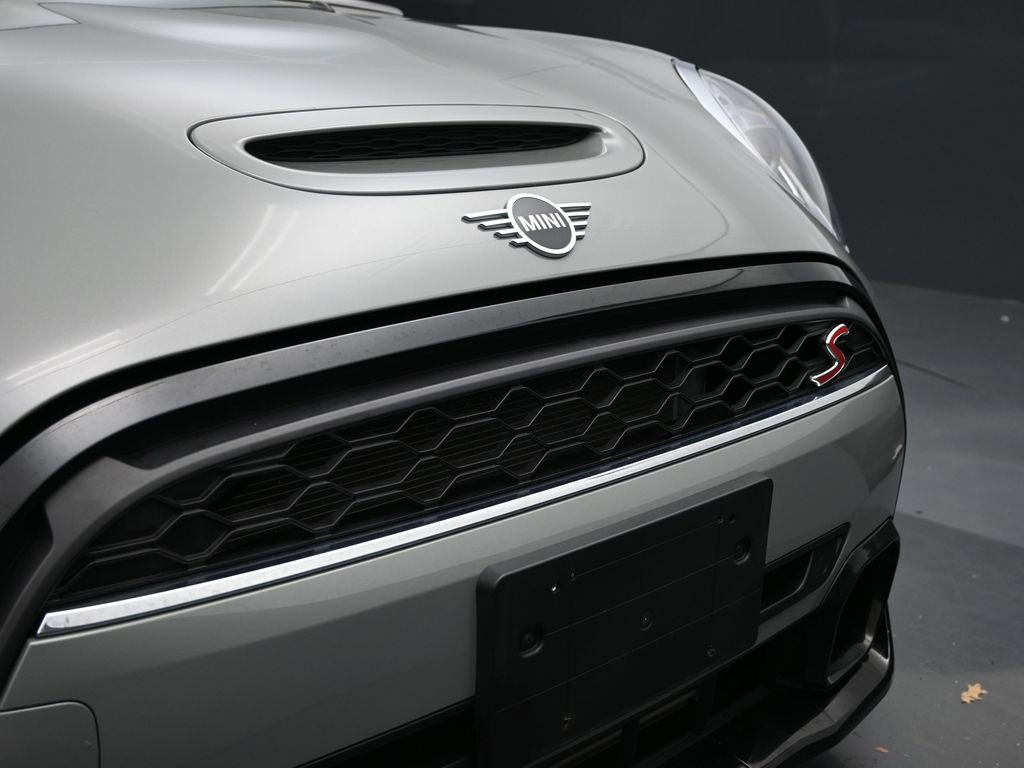 Used 2023 MINI Cooper S w/ Driver Assistance Package image 12