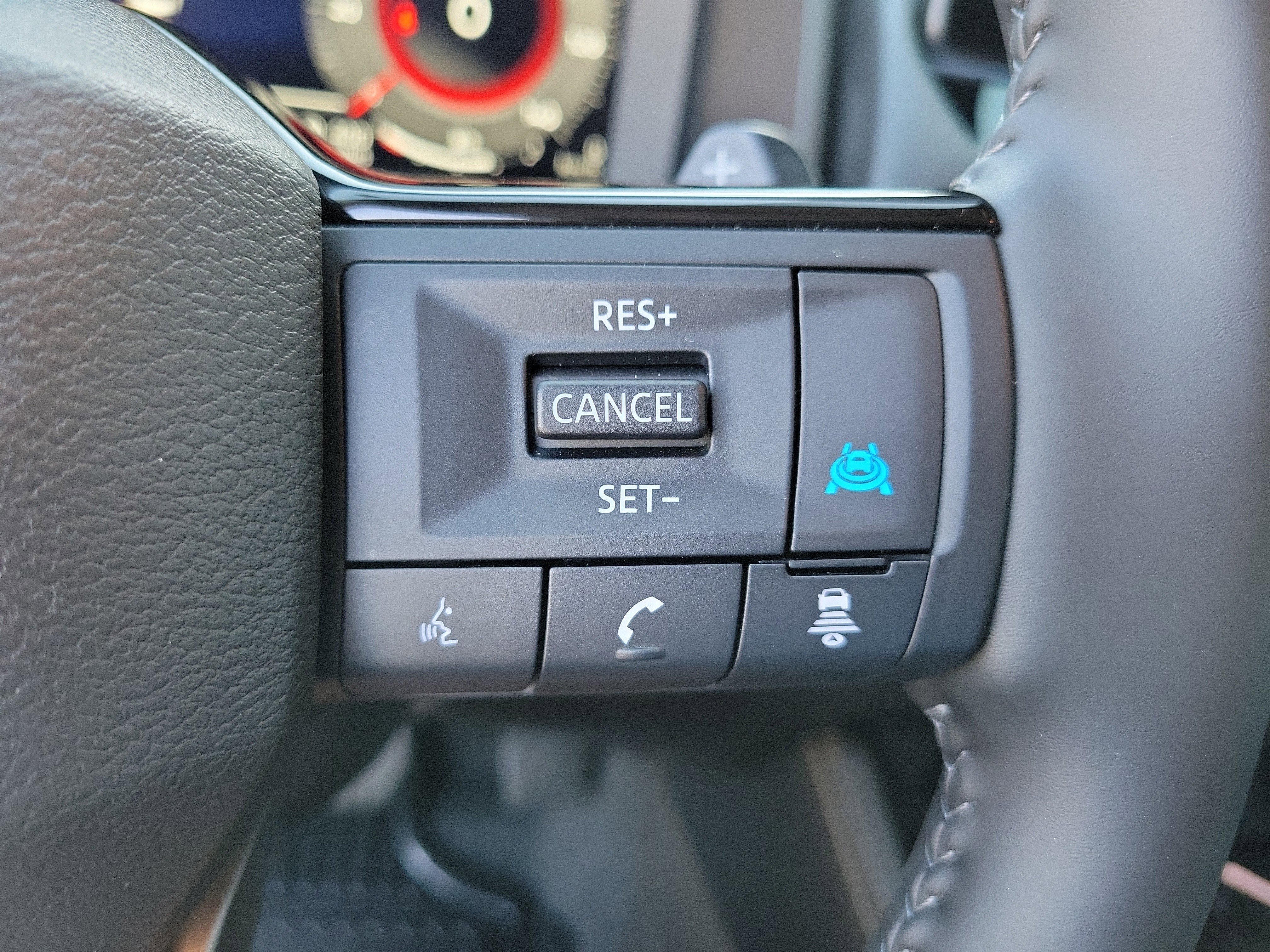 Used 2025 Nissan Rogue Platinum w/ Platinum Premium Package image 22