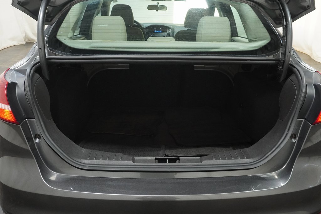 Used 2017 Ford Focus SE image 6