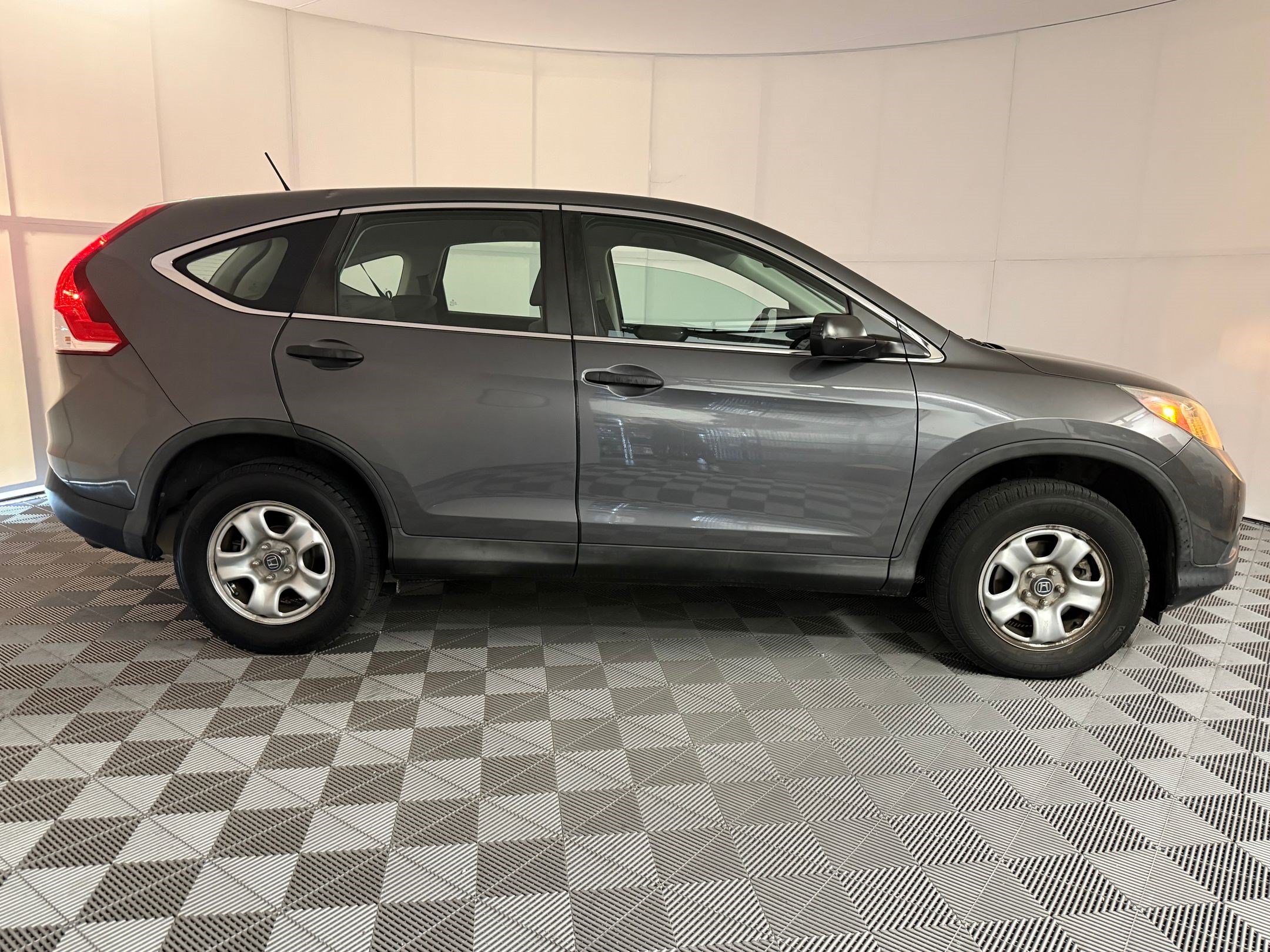 Used 2014 Honda CR-V LX image 8