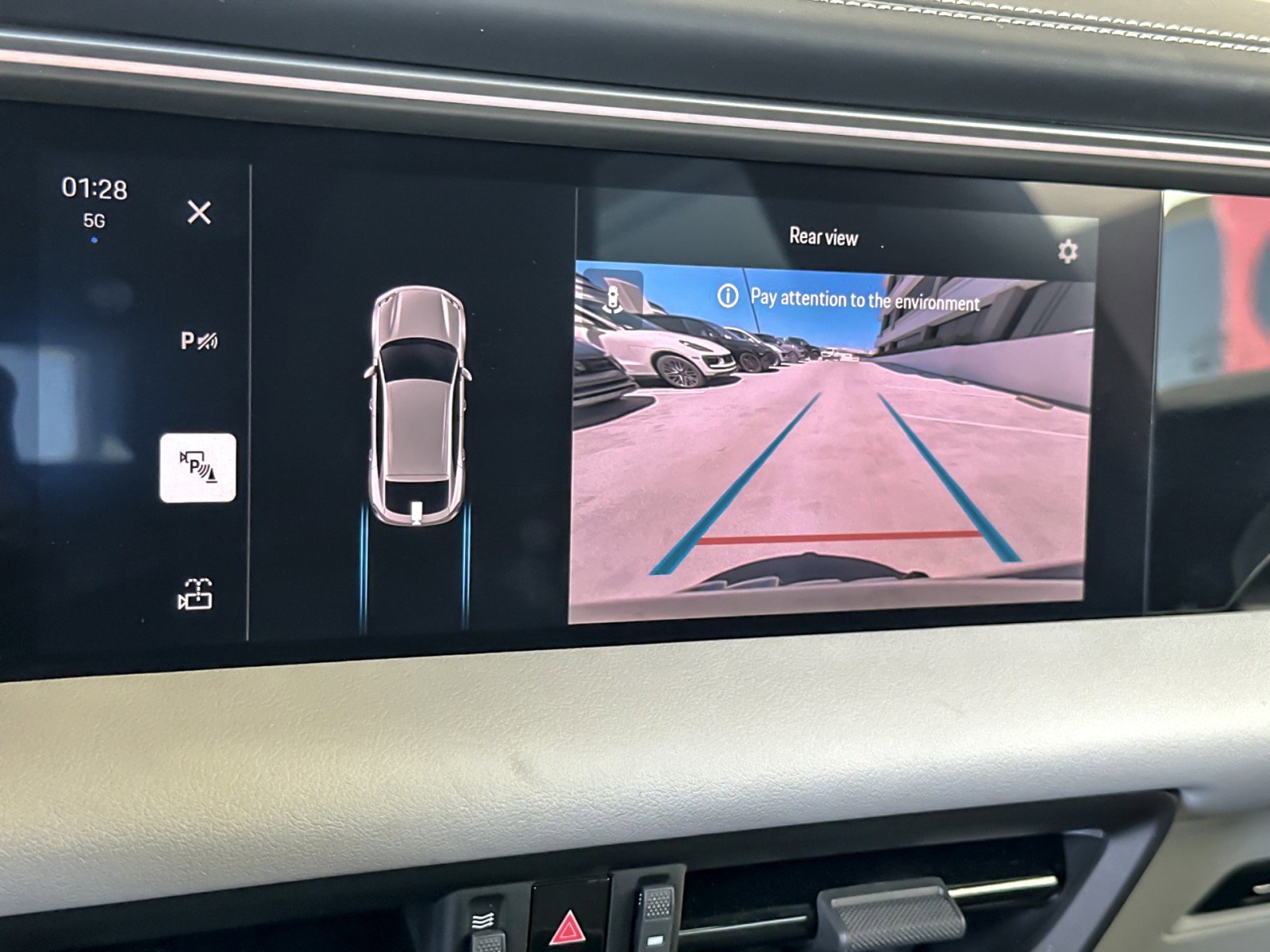 Used 2025 Porsche Macan Electric RWD image 20