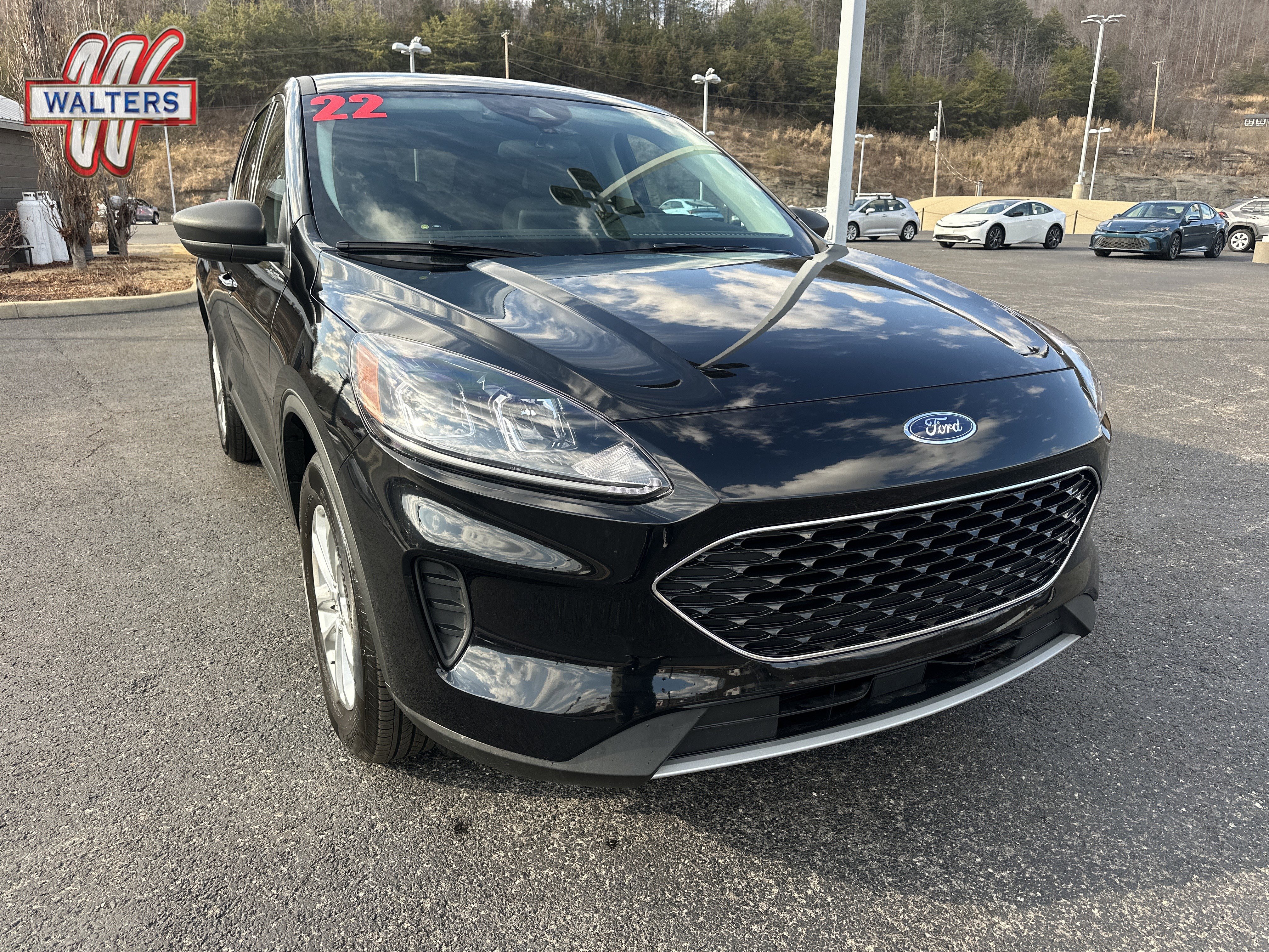 Used 2022 Ford Escape SE w/ Convenience Package image 1