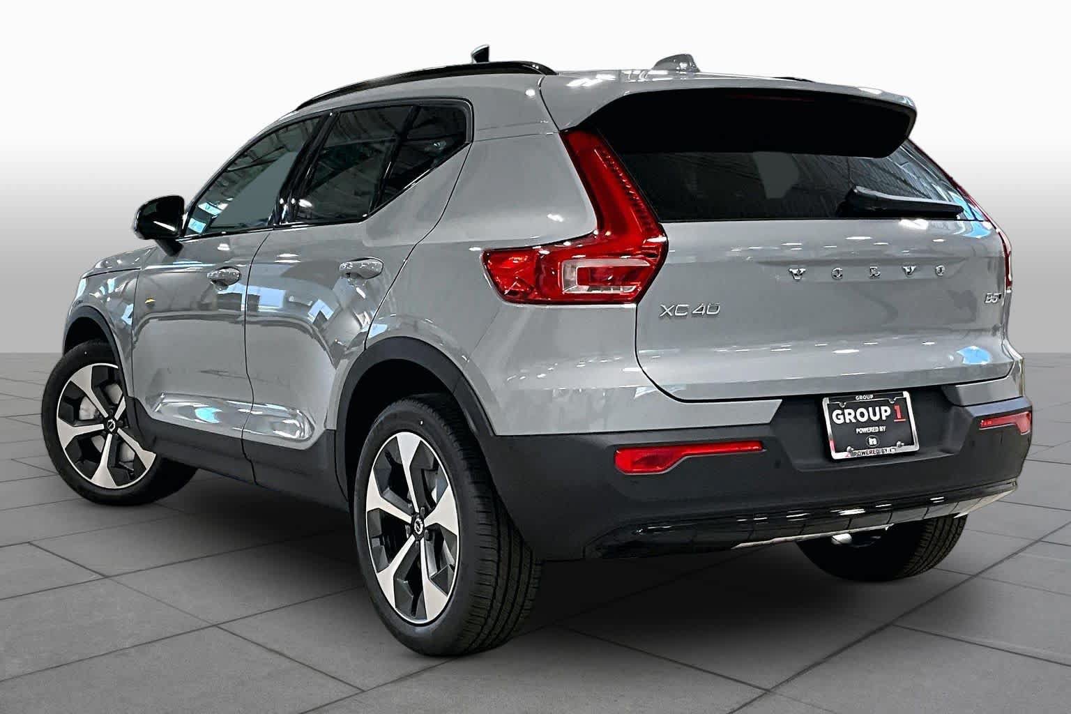 New 2026 Volvo XC40 B5 Plus w/ Protection Package Premier AWD/4WD image 3
