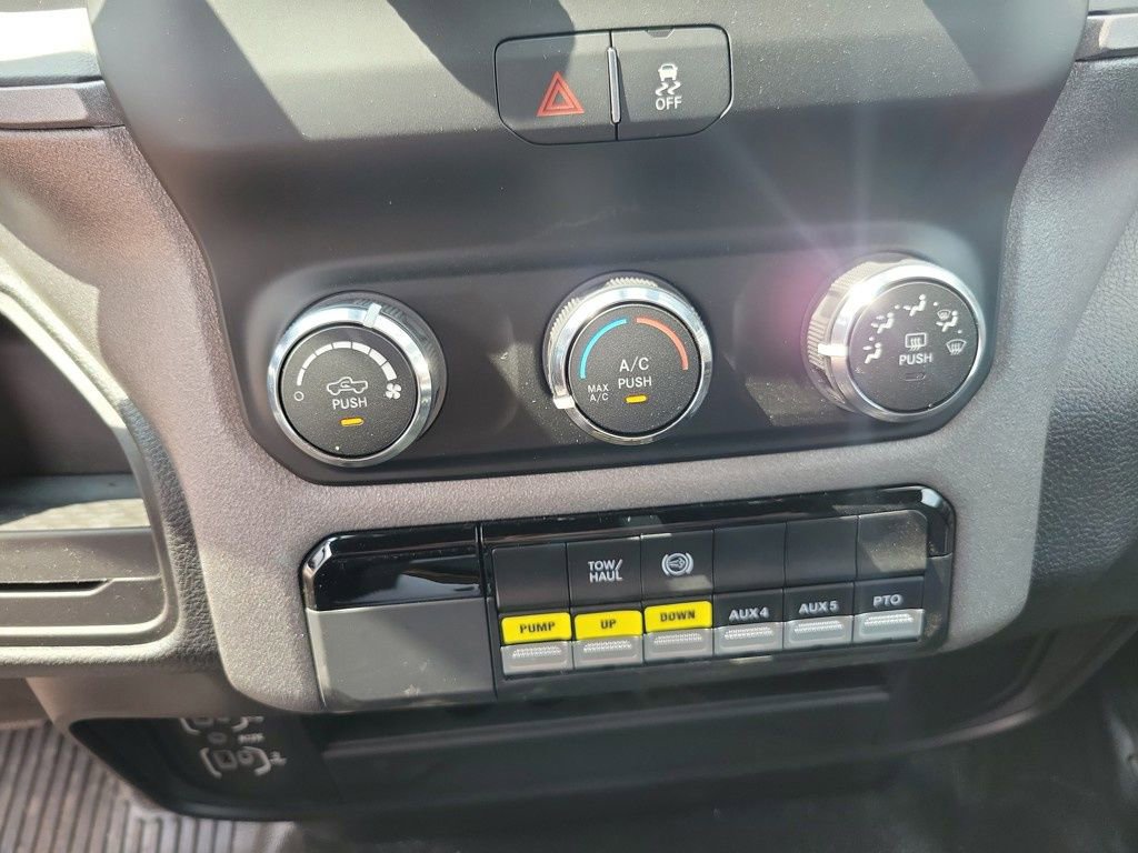 New 2024 RAM 5500 Tradesman image 15