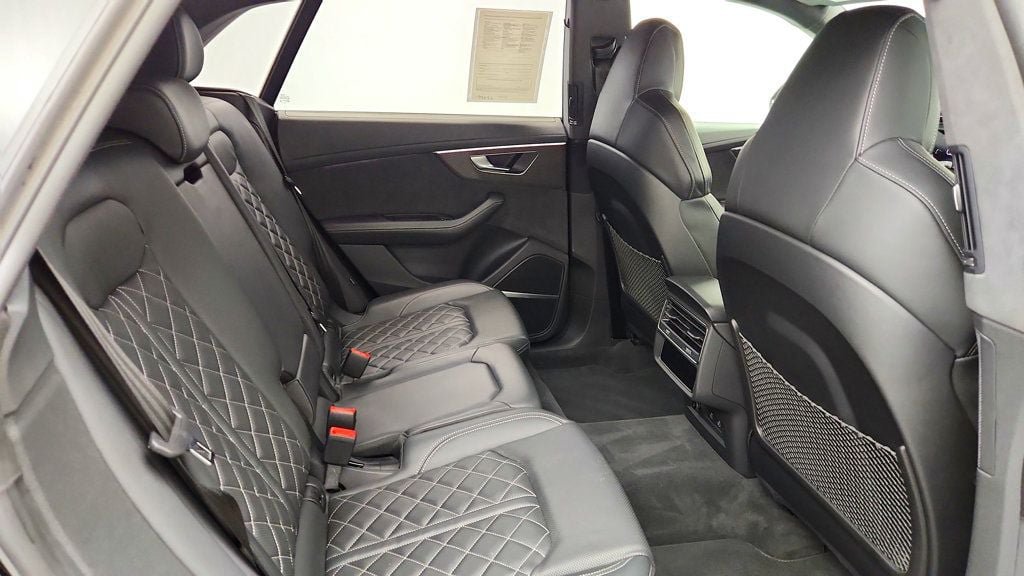 Used 2023 Audi SQ8 Prestige AWD/4WD image 23