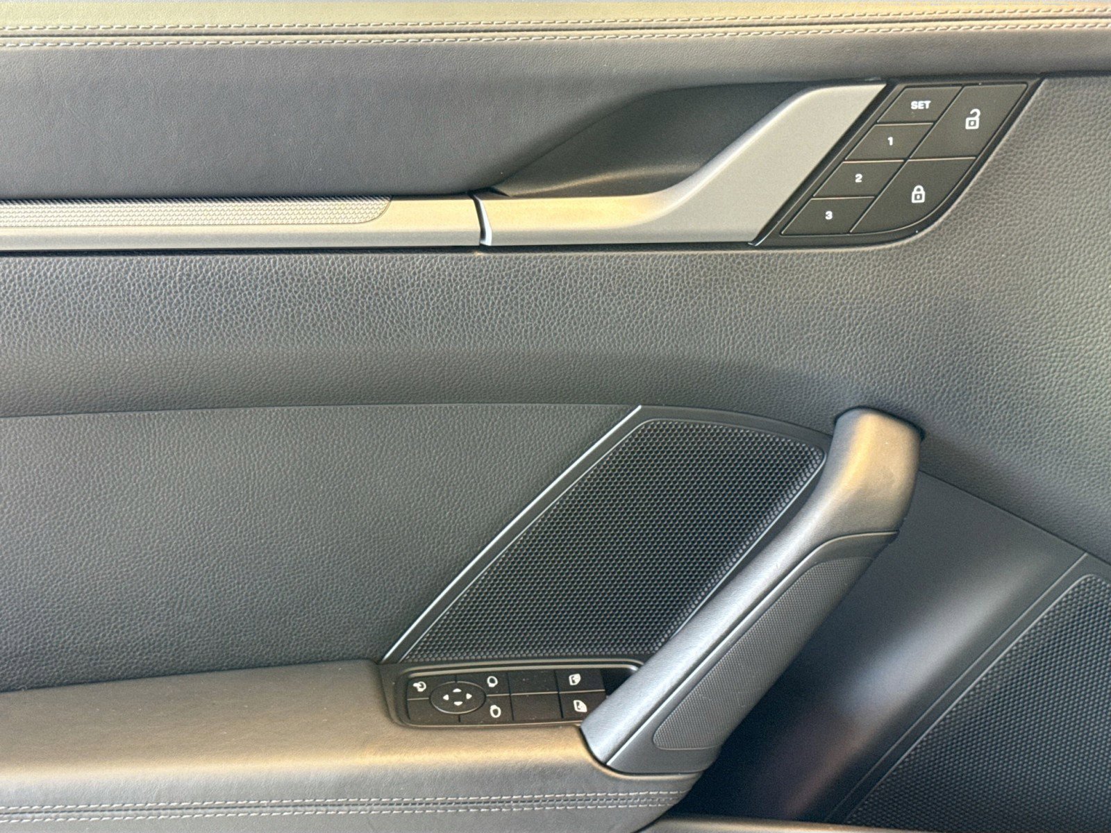 Used 2022 Porsche 911 Carrera image 11