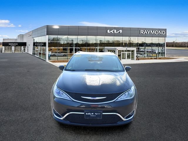 Used 2018 Chrysler Pacifica Touring-L Plus FWD image 8