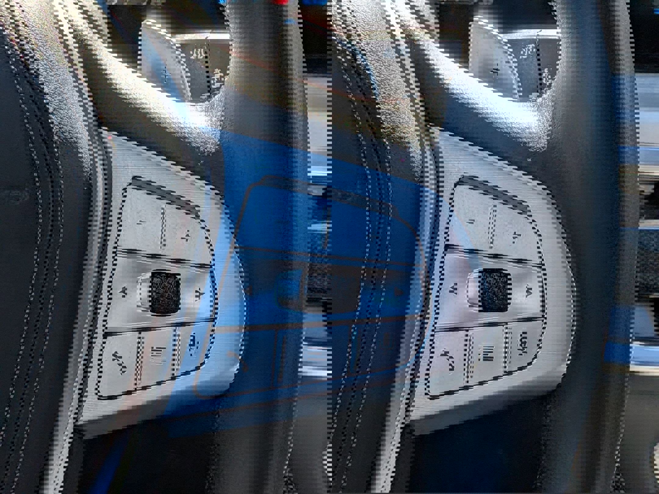 Used 2023 BMW X7 xDrive40i w/ Executive Package image 21