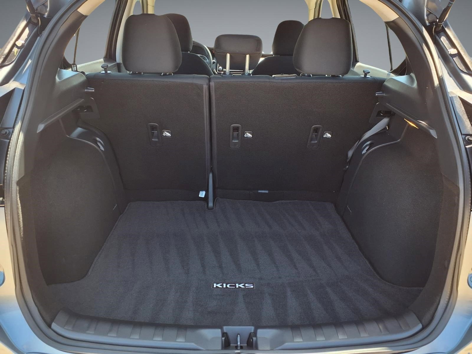 Used 2023 Nissan Kicks S FWD image 14