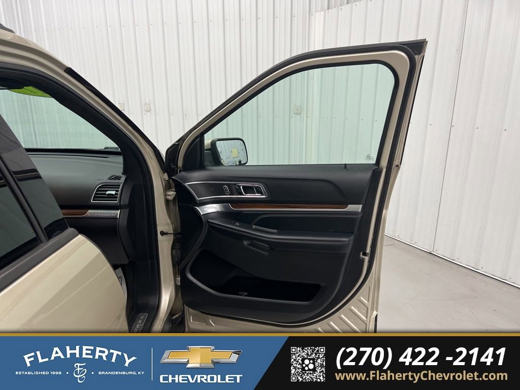 Used 2017 Ford Explorer Limited w/ Equipment Group 301A image 14