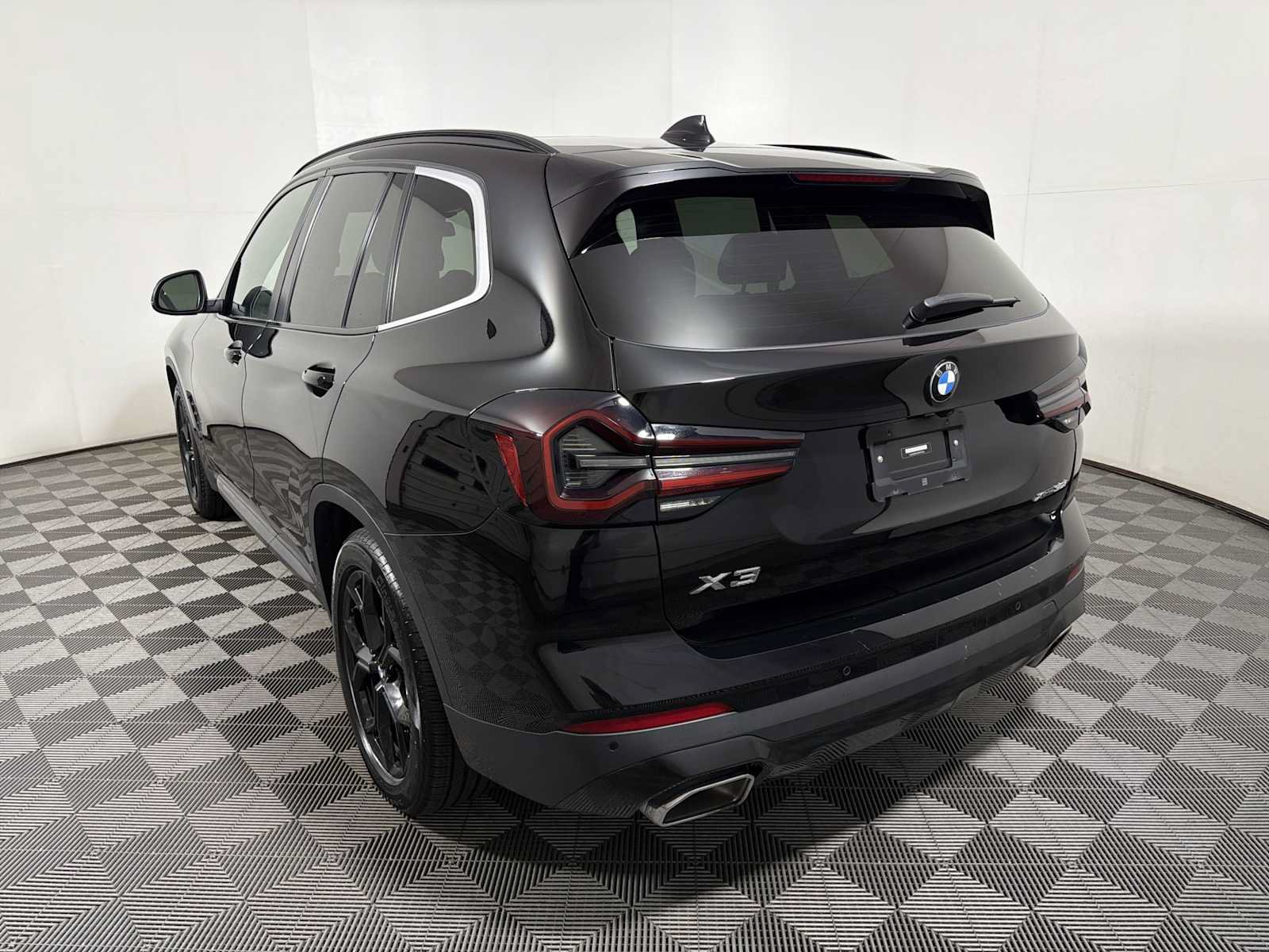Used 2023 BMW X3 xDrive30i w/ Convenience Package AWD/4WD image 5