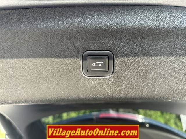 Used 2019 Buick Enclave Essence AWD/4WD image 36