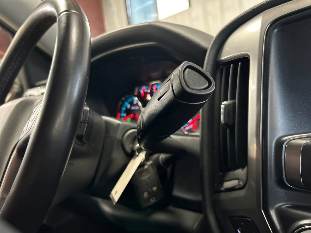 Used 2017 Chevrolet Silverado 1500 LT w/ Midnight Edition AWD/4WD image 27