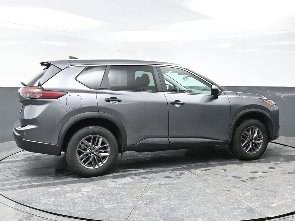 Used 2024 Nissan Rogue S image 3