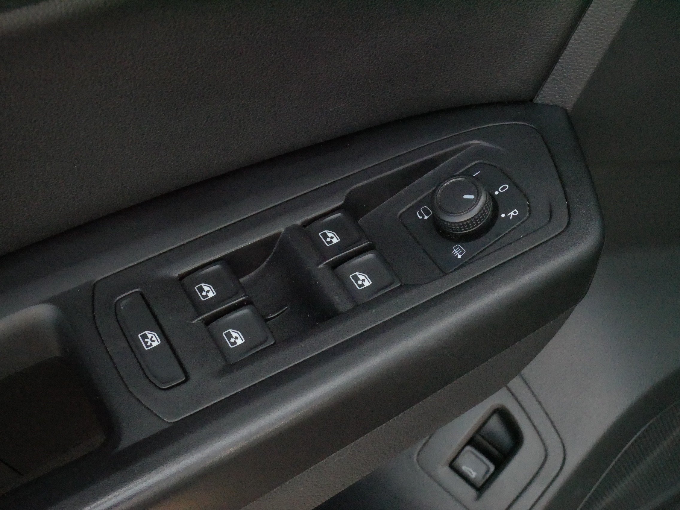 Used 2020 Volkswagen Atlas SEL R-Line AWD/4WD image 19