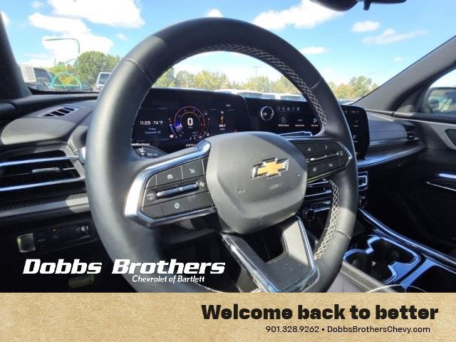 Used 2026 Chevrolet Traverse LT FWD image 4