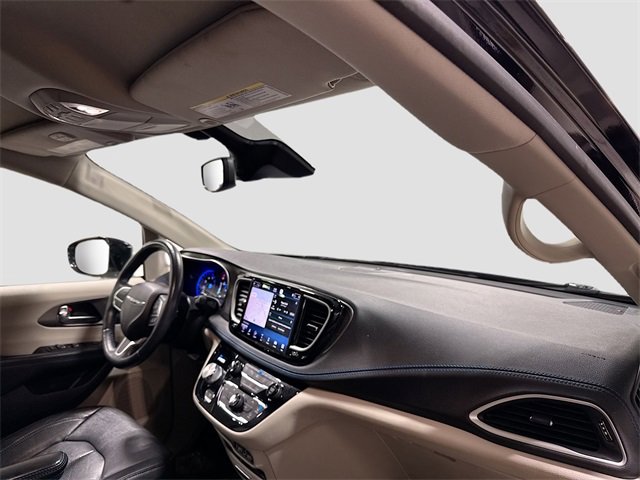 Used 2021 Chrysler Pacifica Touring-L w/ Uconnect Theater Family Group image 32