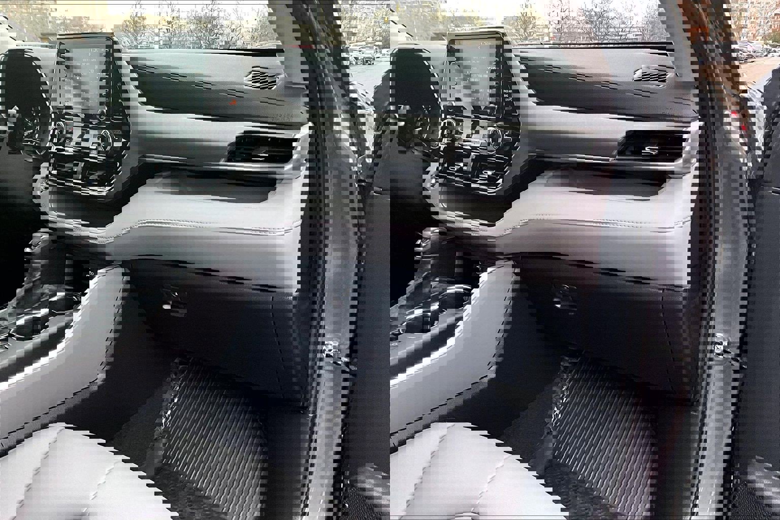 Used 2022 Toyota Highlander XLE image 15